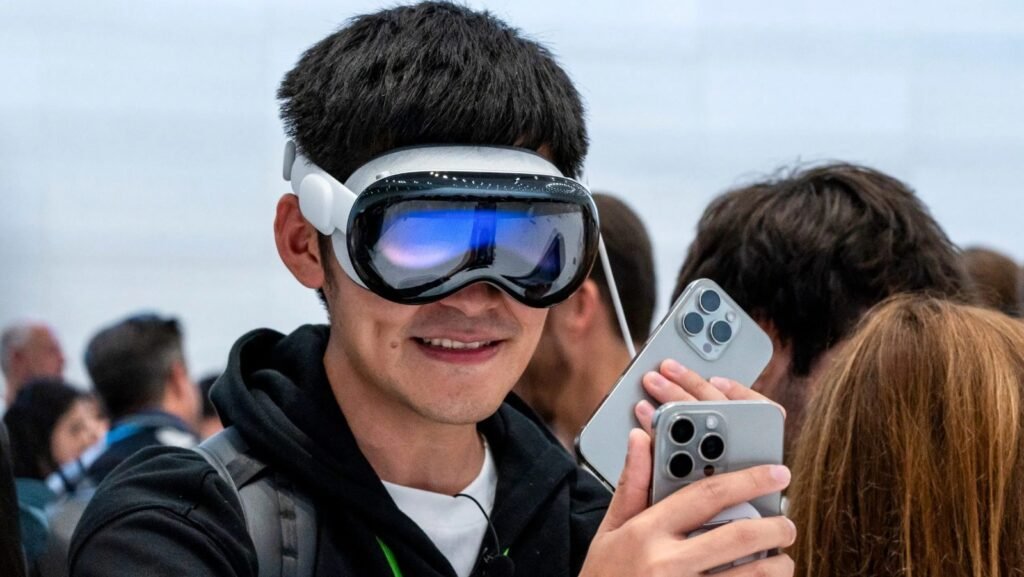 Apple is cutting more than 200 jobs across its Siri, Vision Pro and software teams as the company changes its priorities and puts more attention on artificial intelligence and new devices.