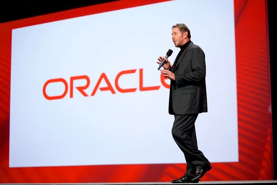 Larry Ellison, the co-founder and executive chairman of Oracle, has suddenly cancelled a plan that could have allowed him to sell up to 50 million Oracle shares worth about $7.5 billion.