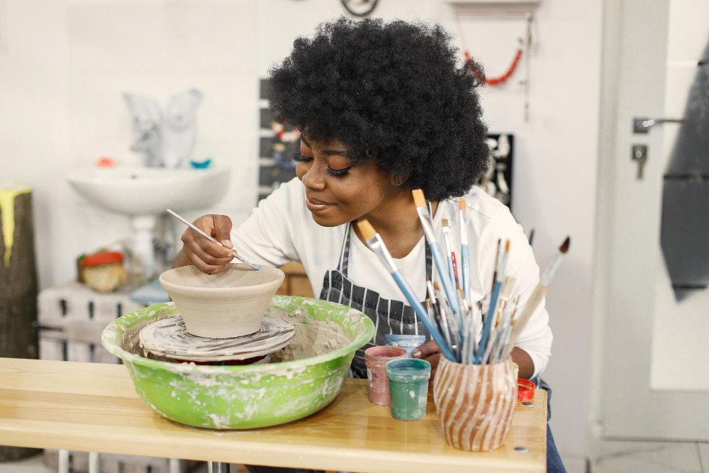 If you are a painter, illustrator, photographer, sculptor, jewellery maker, ceramic artist or another type of creative, these seven tips can help you build an online portfolio that creates real opportunities.