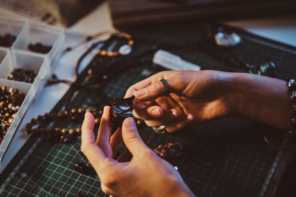 Here are seven practical branding tips to help you build a recognisable handmade jewelry and accessories brand.